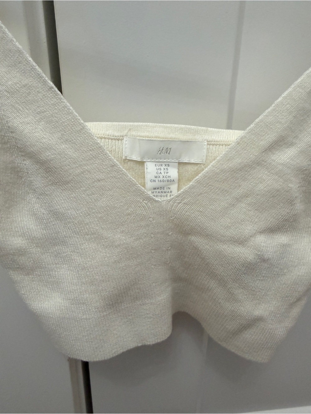H&M Cream V-Neck Ribbed Crop Tank - Picture 2 of 3